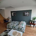Semesterbostad Petite Maison Avec Cour Privative Ecrouves