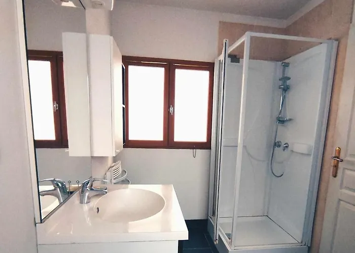 Petite Maison Avec Cour Privative